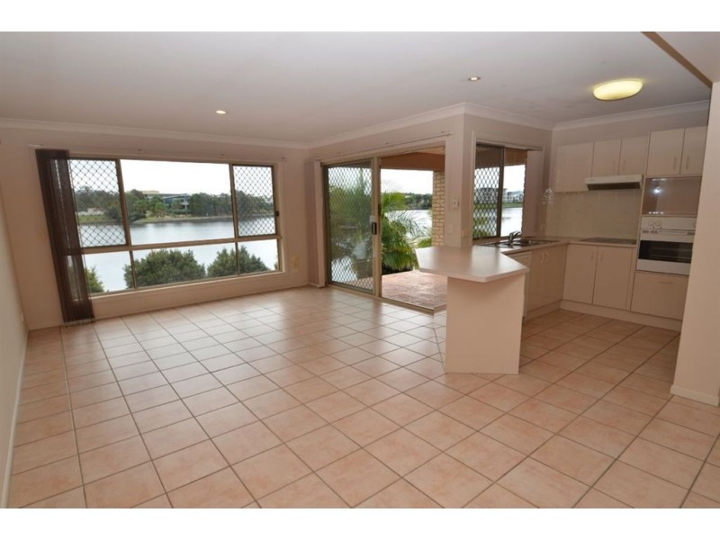 9 Cornell Ct, Varsity Lakes QLD 4227