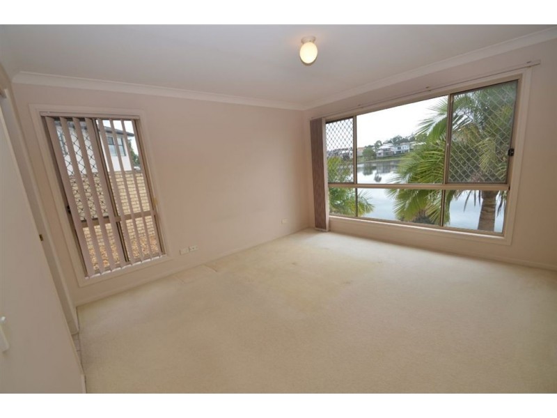 9 Cornell Ct, Varsity Lakes QLD 4227