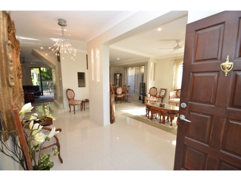 49 Bayswater Av, Varsity Lakes QLD 4227