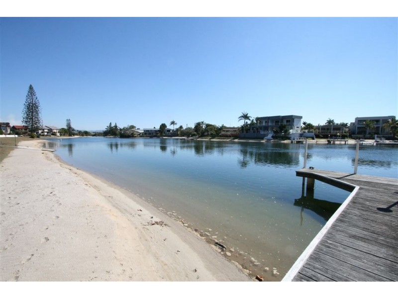 11/37 Hooker Bld, Broadbeach Waters QLD 4218