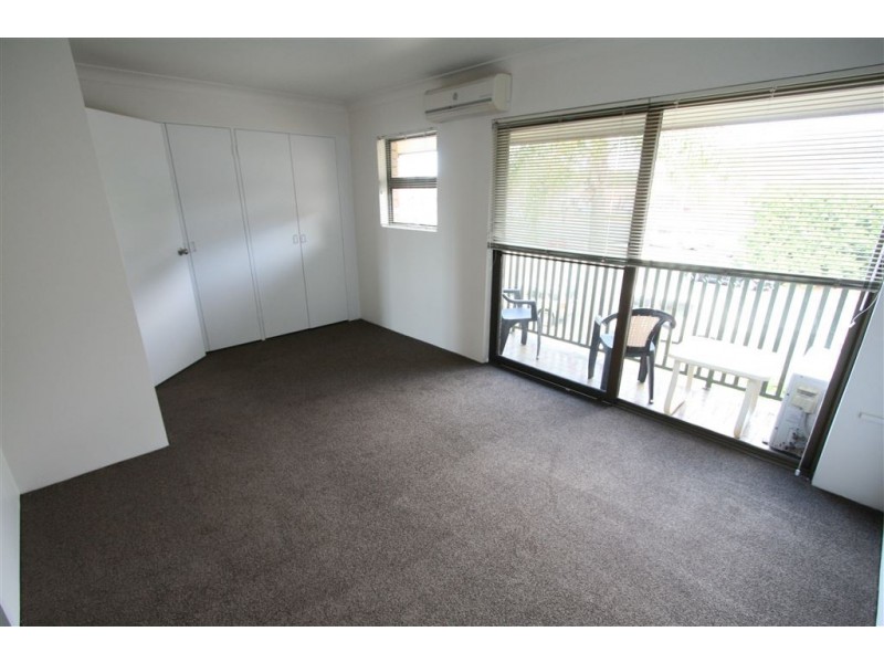 11/37 Hooker Bld, Broadbeach Waters QLD 4218