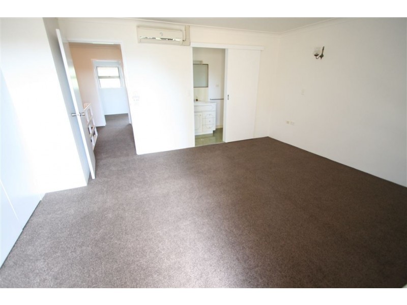 11/37 Hooker Bld, Broadbeach Waters QLD 4218