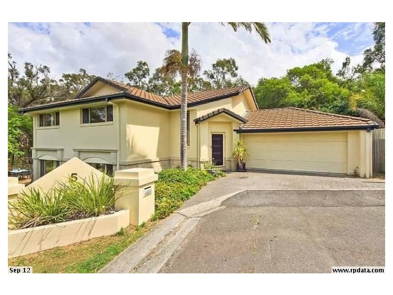 5 Tea Gardens Place, Robina QLD 4226