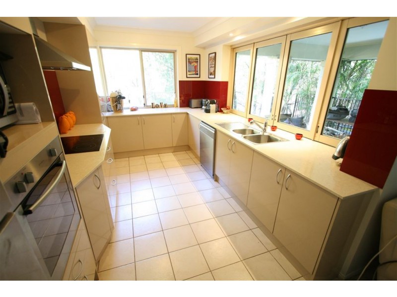 5 Tea Gardens Place, Robina QLD 4226