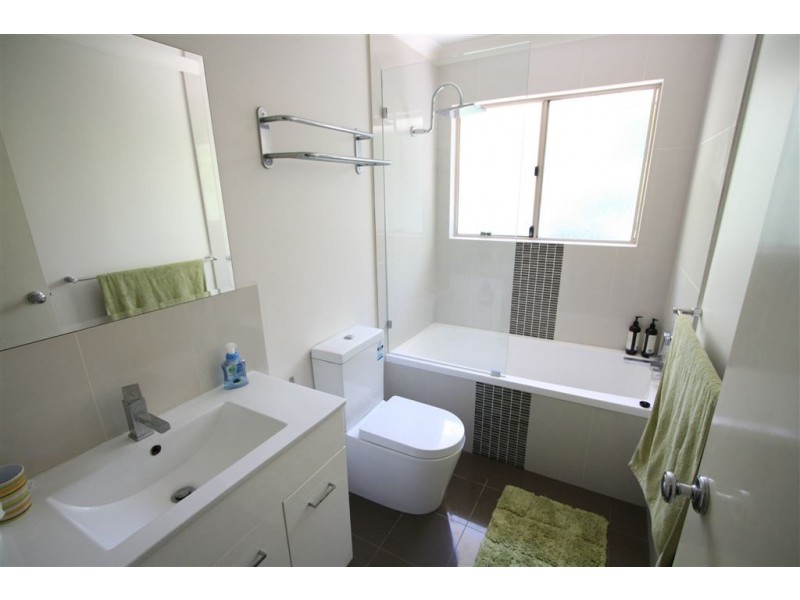 5 Tea Gardens Place, Robina QLD 4226