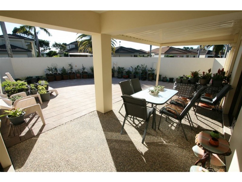 15 Peach Dr, Robina QLD 4226