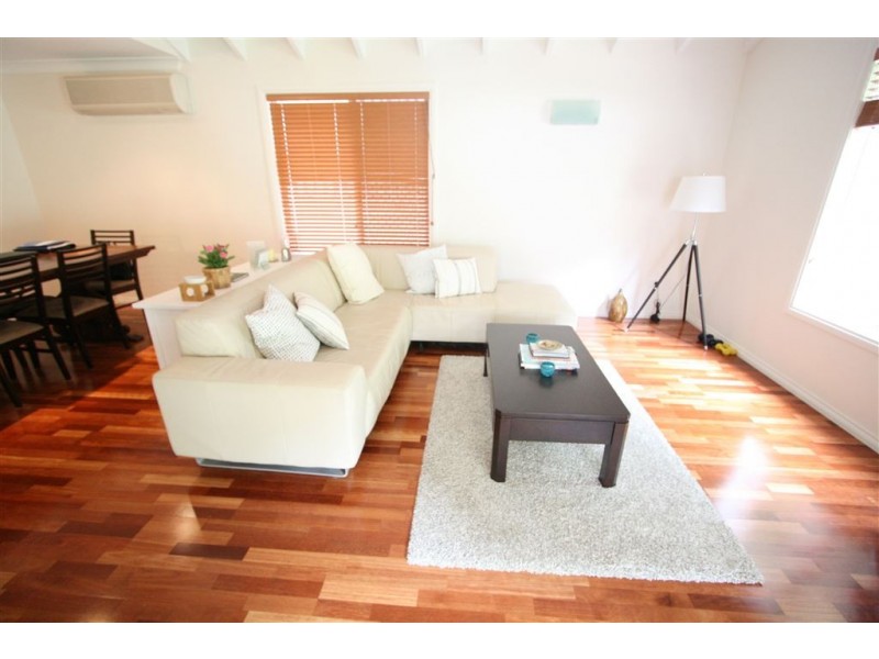 7 Grenaside Crt, Robina QLD 4226