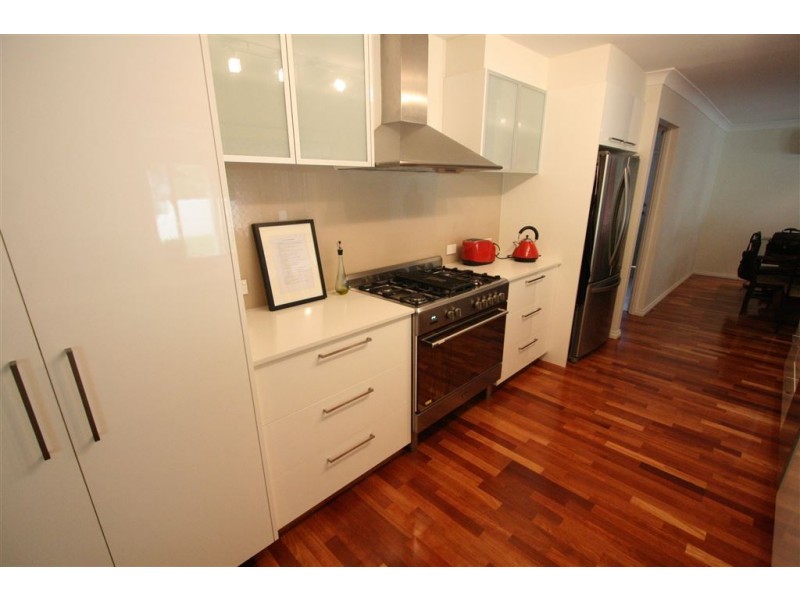 7 Grenaside Crt, Robina QLD 4226