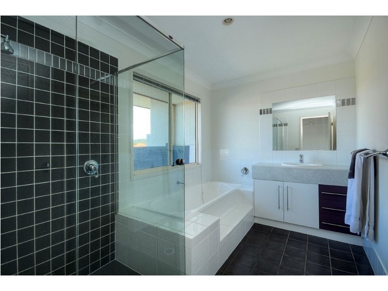 1/23 Majorca Cr, Varsity Lakes QLD 4227