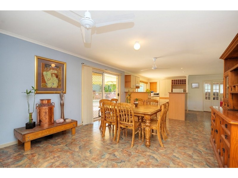 8 Broadview Pl, Robina QLD 4226