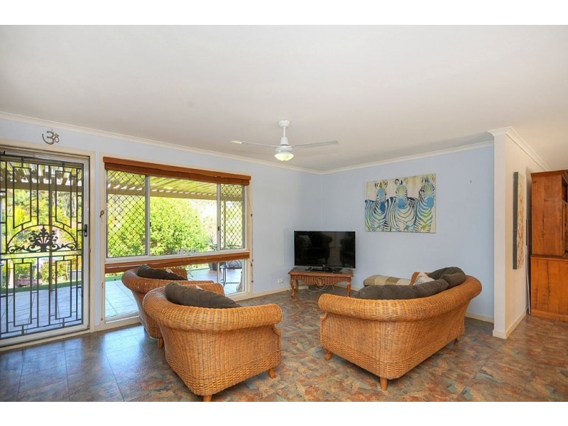 8 Broadview Pl, Robina QLD 4226