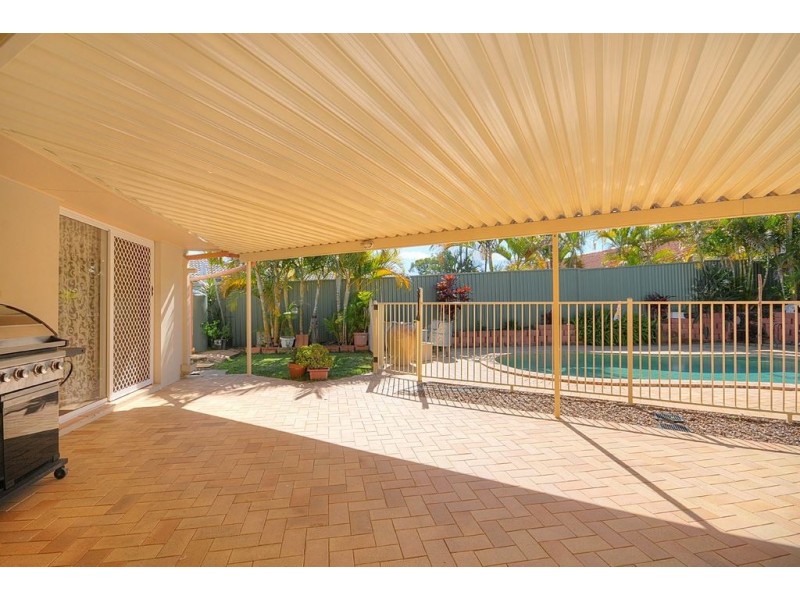 8 Broadview Pl, Robina QLD 4226