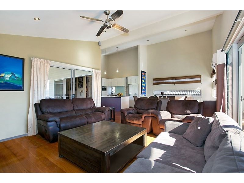 11 Meridien Ave, Varsity Lakes QLD 4227