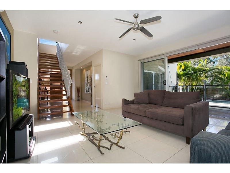 11 Meridien Ave, Varsity Lakes QLD 4227