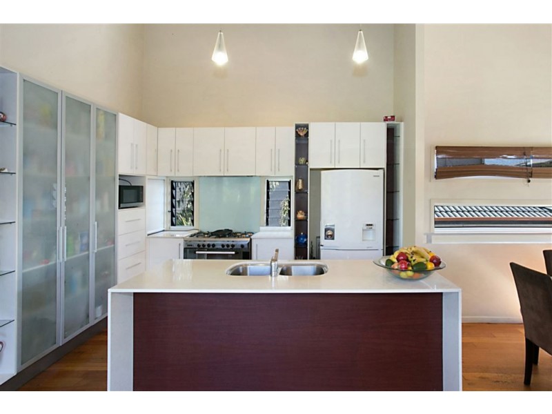 11 Meridien Ave, Varsity Lakes QLD 4227