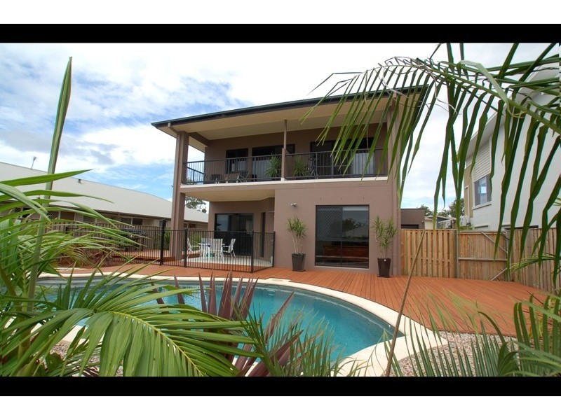 8 Aquarius Street, Reedy Creek QLD 4227