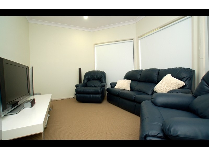 8 Aquarius Street, Reedy Creek QLD 4227