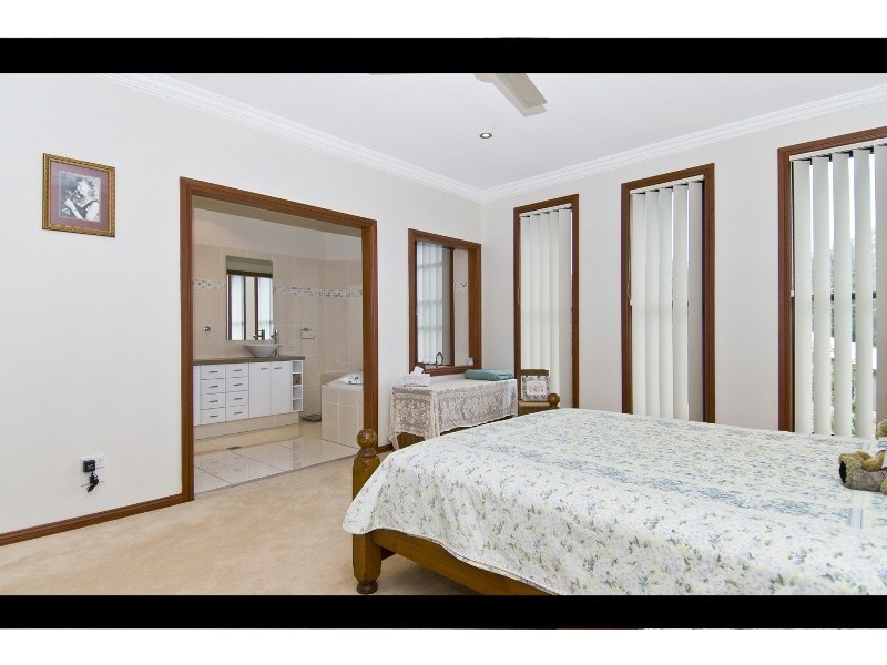 24 Grove Creek Close, Reedy Creek QLD 4227