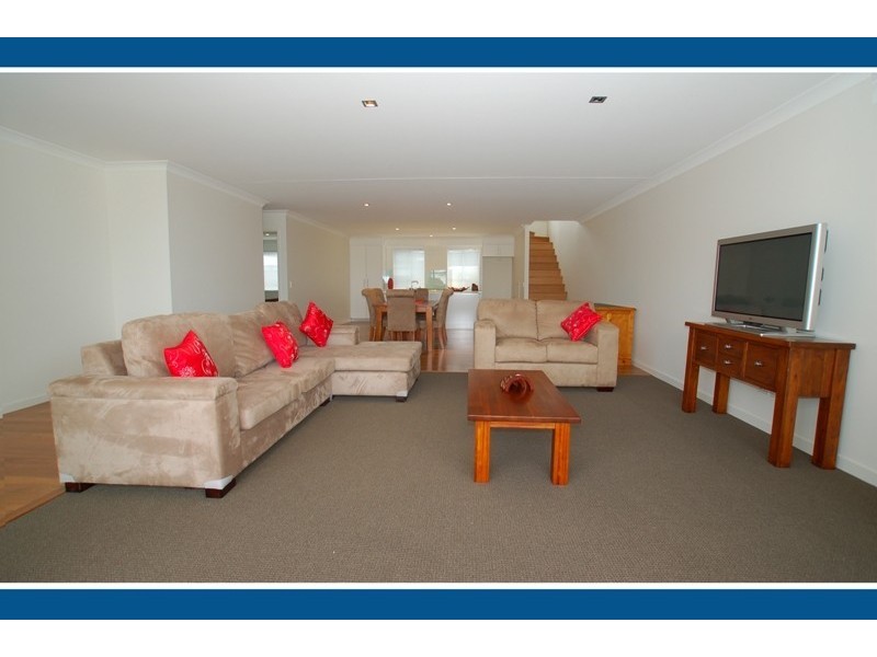 2/1 Leiden Street, Reedy Creek QLD 4227