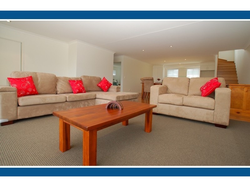 2/1 Leiden Street, Reedy Creek QLD 4227