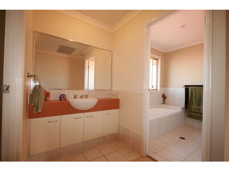 Varsity Lakes QLD 4227