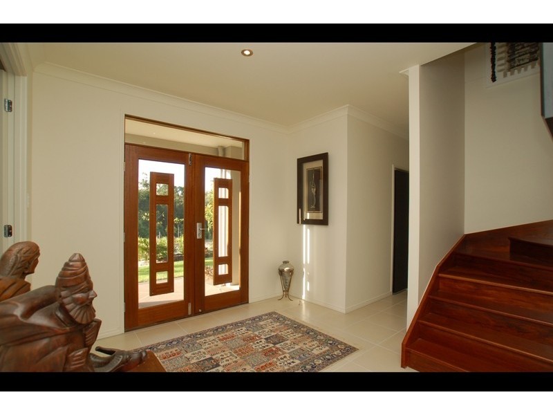 17 Peregrine Street, Reedy Creek QLD 4227