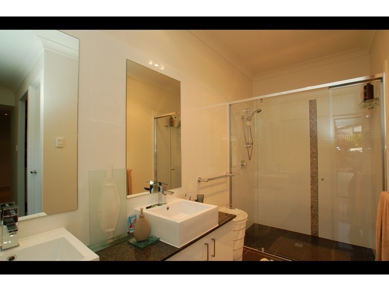 17 Peregrine Street, Reedy Creek QLD 4227