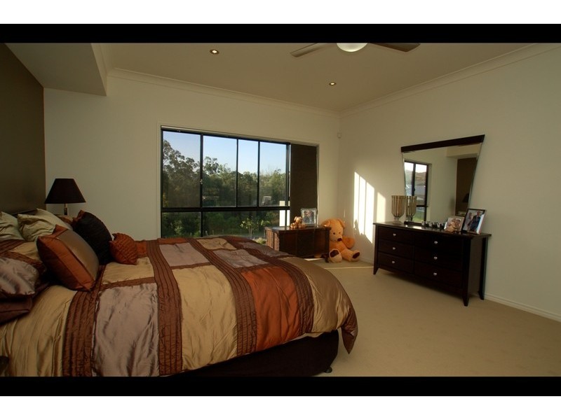 17 Peregrine Street, Reedy Creek QLD 4227