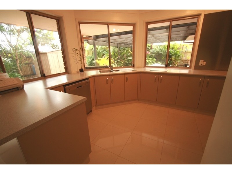 136 Glen Eagles Drive, Robina QLD 4226
