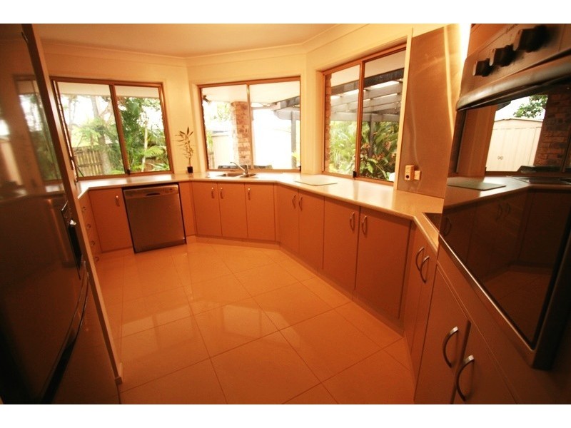 136 Glen Eagles Drive, Robina QLD 4226