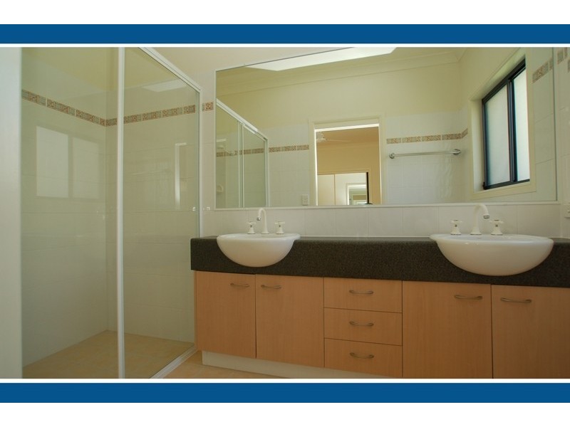 7 Montville Crt, Varsity Lakes QLD 4227