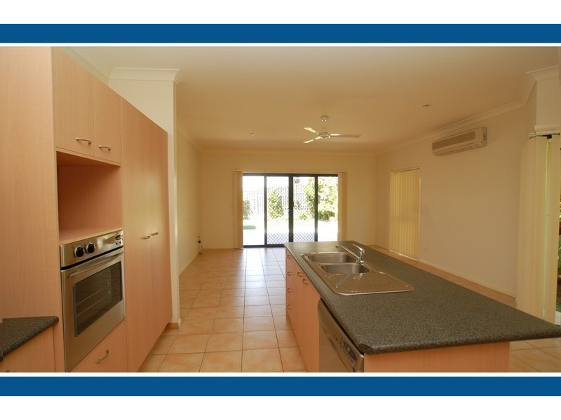 7 Montville Crt, Varsity Lakes QLD 4227