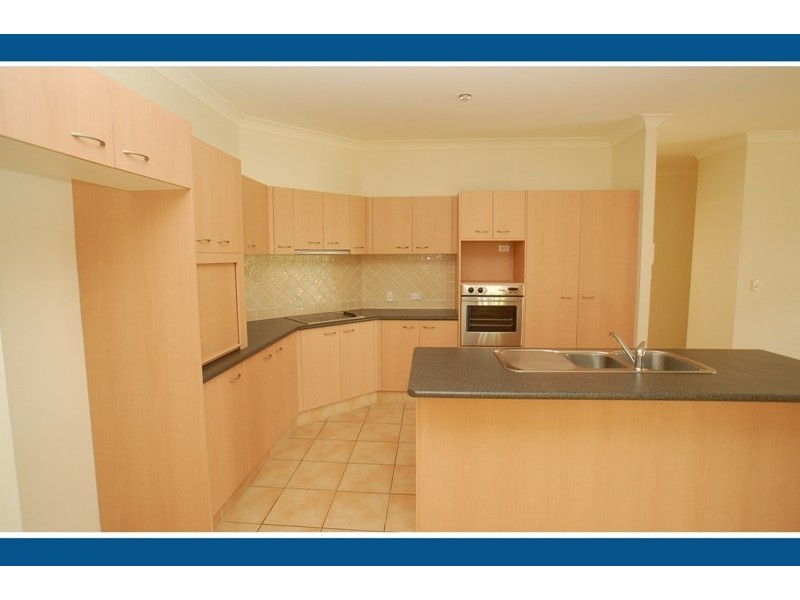 7 Montville Crt, Varsity Lakes QLD 4227