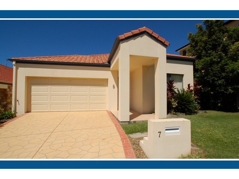 7 Montville Crt, Varsity Lakes QLD 4227