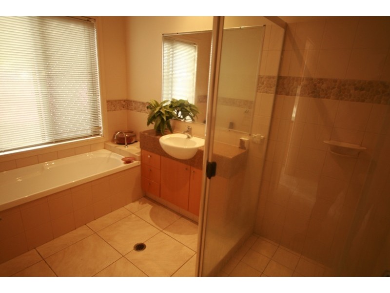 Varsity Lakes QLD 4227