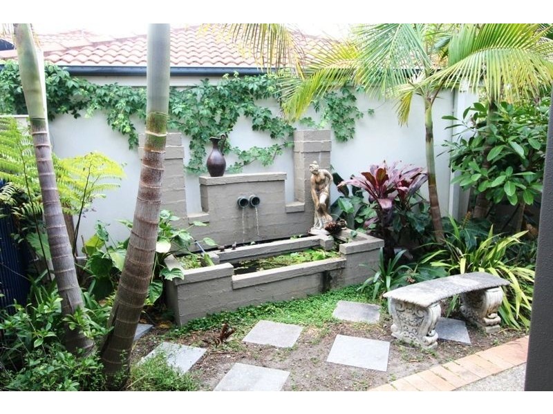 11 Tuggerah Cl, Robina QLD 4226