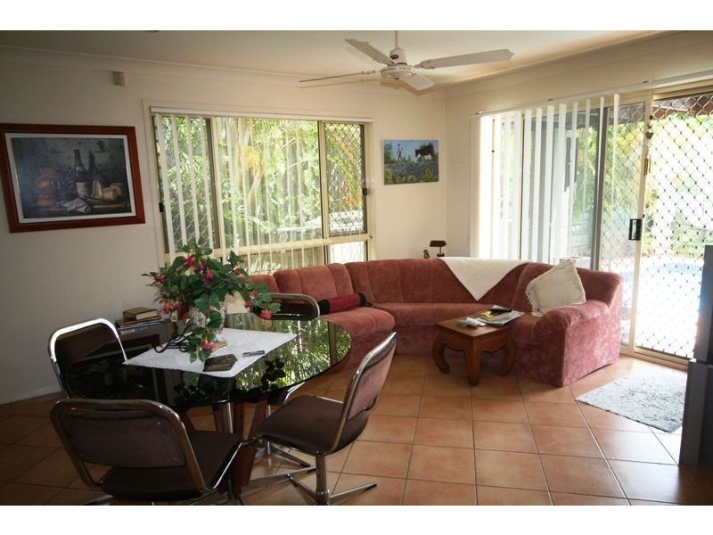 11 Tuggerah Cl, Robina QLD 4226