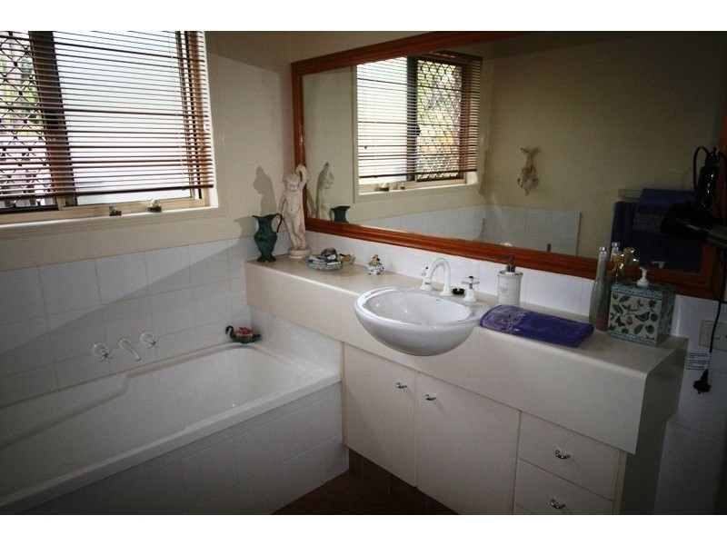 11 Tuggerah Cl, Robina QLD 4226