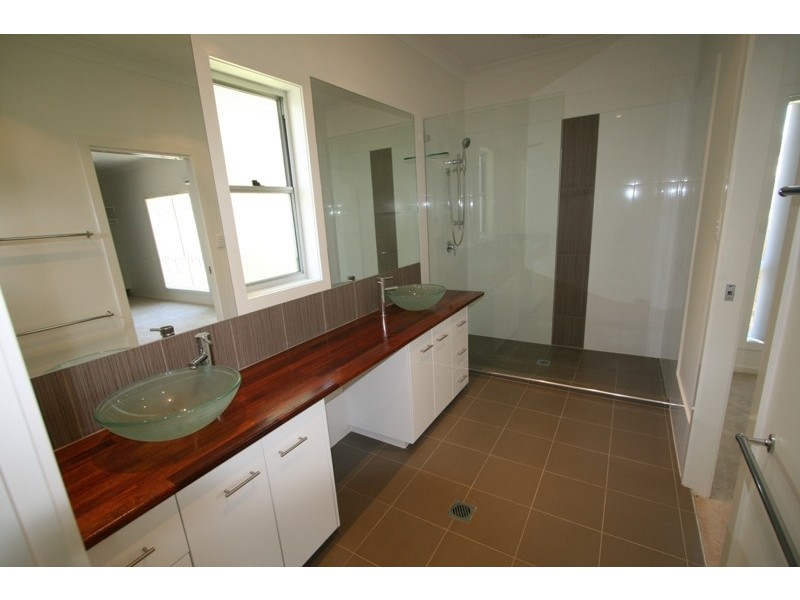 24 Ensor St, Mudgeeraba QLD 4213