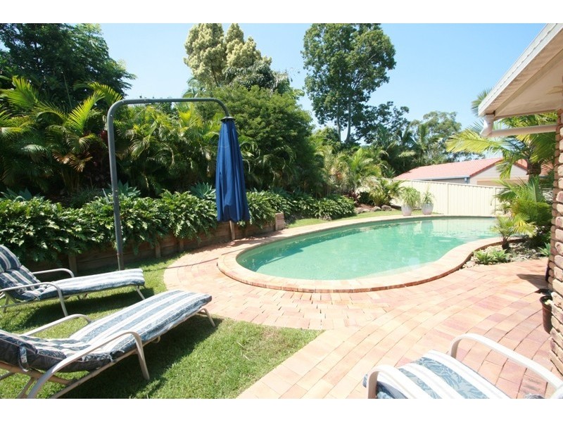 10 Chatswood Ct, Robina QLD 4226