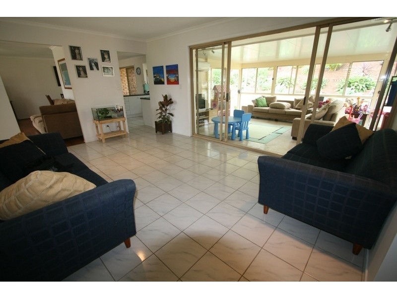 10 Chatswood Ct, Robina QLD 4226