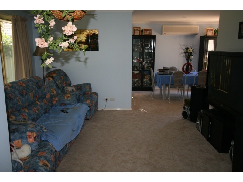 18 Daryl Dr, Varsity Lakes QLD 4227