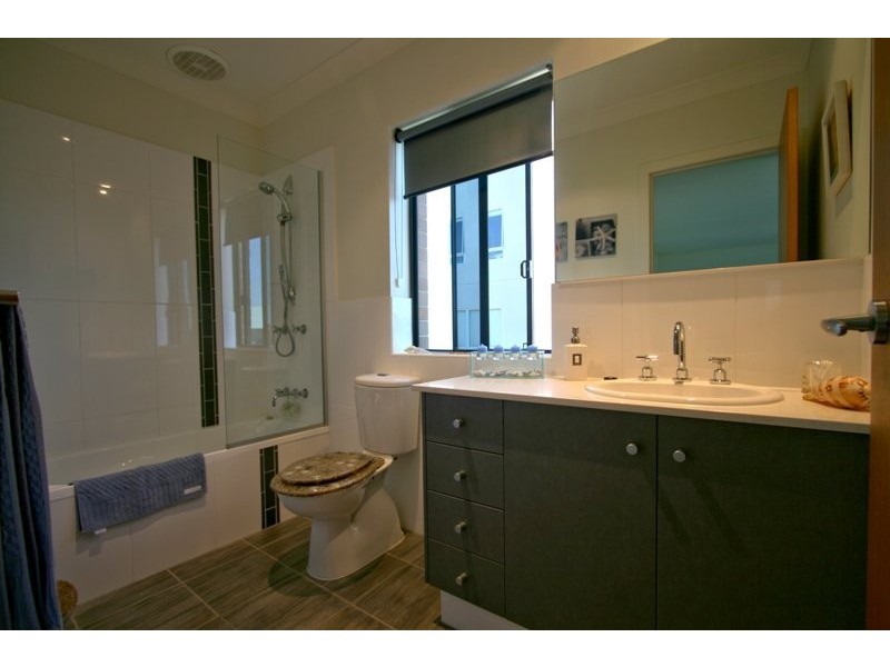 Varsity Lakes QLD 4227