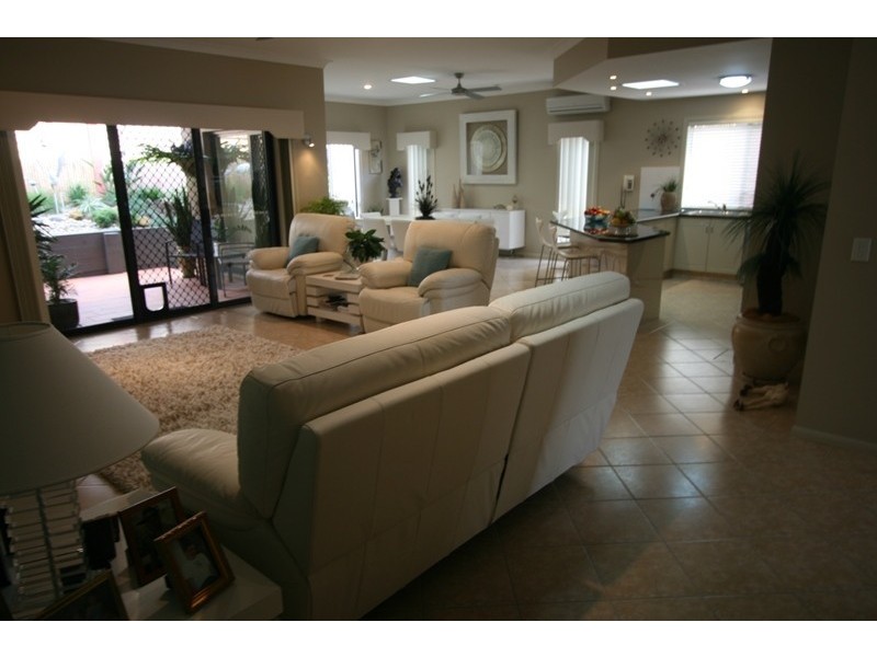 22 Ranier Cres, Robina QLD 4226