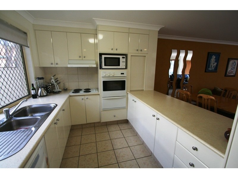 8 Glenalta Place, Robina QLD 4226