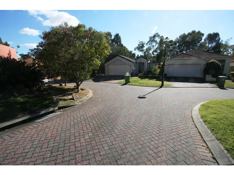 8 Glenalta Place, Robina QLD 4226