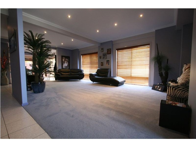 23 WINTON TCE, Varsity Lakes QLD 4227