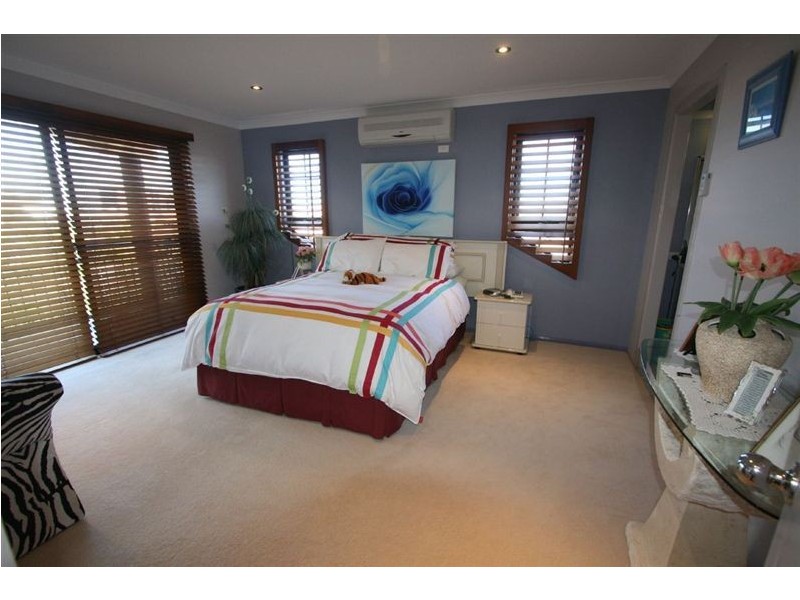 23 WINTON TCE, Varsity Lakes QLD 4227