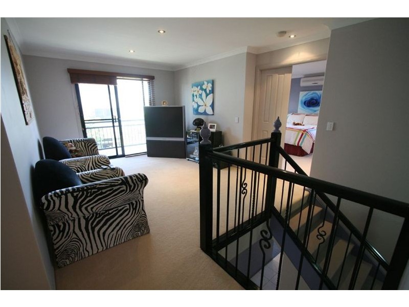 23 WINTON TCE, Varsity Lakes QLD 4227