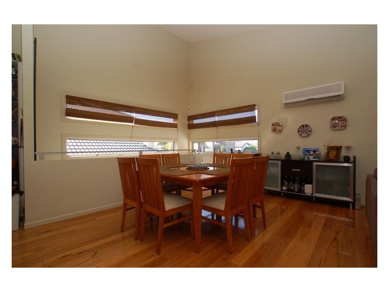 11 Meridien Ave, Varsity Lakes QLD 4227